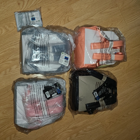 Bundle of 4 NYCC LOUNGEFLY STAR WARS BACKPACKS + 1 WALLET DARTH  MAUL MANDALORIA - Picture 8 of 16